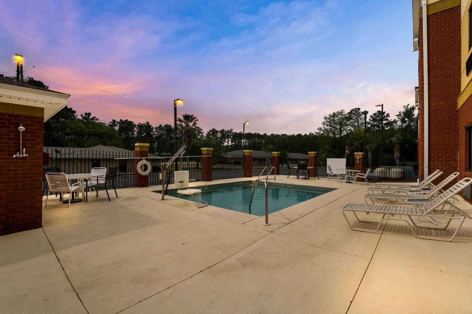 Comfort Inn & Suites Chipley I-10 Exterior foto